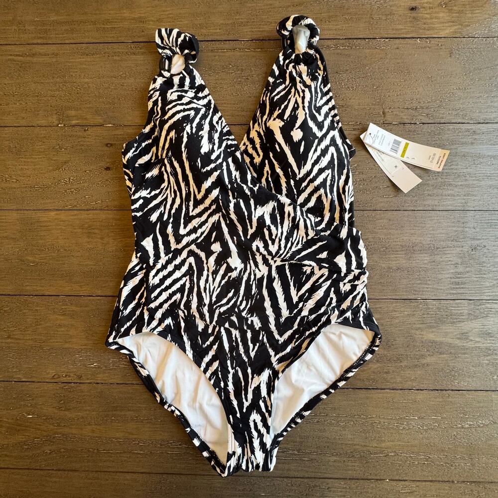 Carmen Marc Valvo NWT Women's Size 14 Smooth Shaping One Piece Swimsuit $142